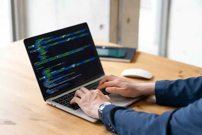 人とテクノロジーの
発想で課題解決支援!